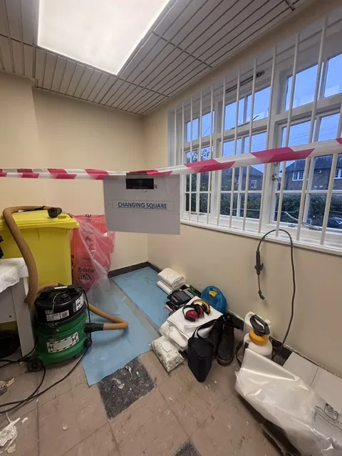 Asbestos floor tile and bitumen removal in Seven Sisters
